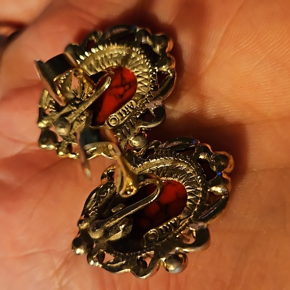 Vintage red turquoise earrings signed by ART - Picture 5 of 5